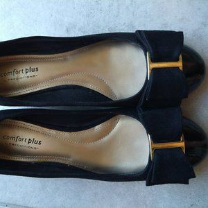 Comfort Plus by Predictions, Black Shoes with "low heels"